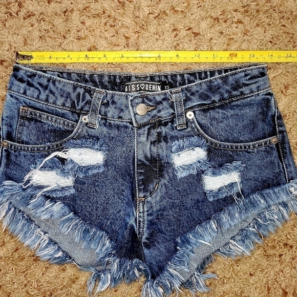 Missdenim | Minimal Low Waist Short - Picture 5 of 6